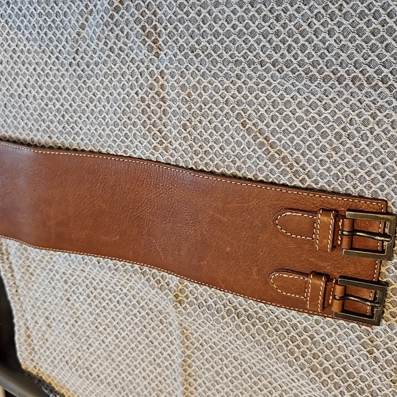 **SOLD** wide saddle hide leather belt, to fit 32-35in waist 12-14 brass buckles - Picture 13 of 16